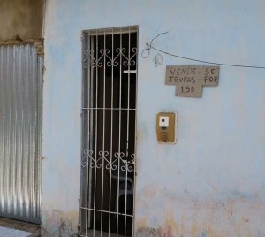 Residência no bairro Ademar de Carvalho 