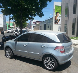 Carro supostamente abandonado