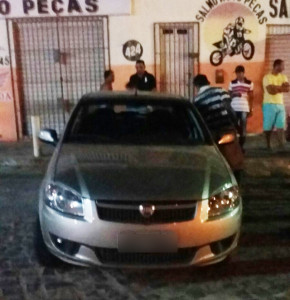 Veículo recuperado pela polícia