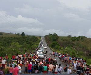 Rodovia parcialmente interditada