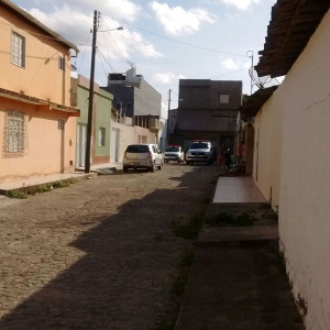 Rua onde reside a família