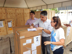 Fábio Reis entrega equipamentos em Lagarto