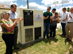 Praça inaugurada no povoado Pindoba