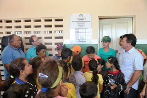 Inauguração de escola em Simão Dias