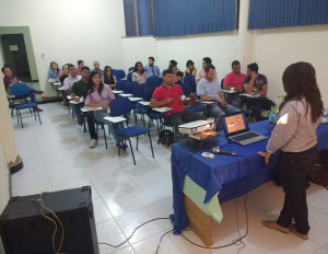 Palestra contou a presença de empresários e civis.