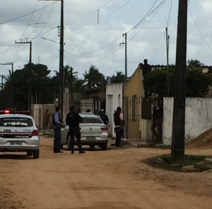 Operação policial (Foto: Internautas)