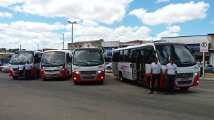 Microônibus possuem rampa de acesso e ar-condicionado