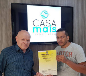 Foto: Vendedor José Renato e o representante de Dona Marlene, Ricardo dos Santos