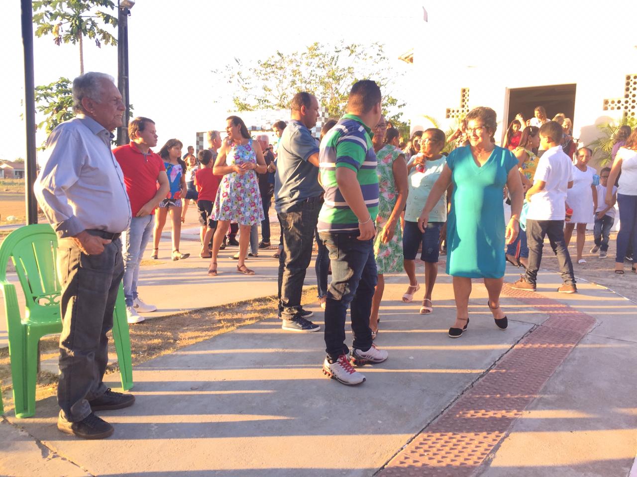 Ex-prefeito sozinho em evento no município do agreste (Foto: Redes Sociais)