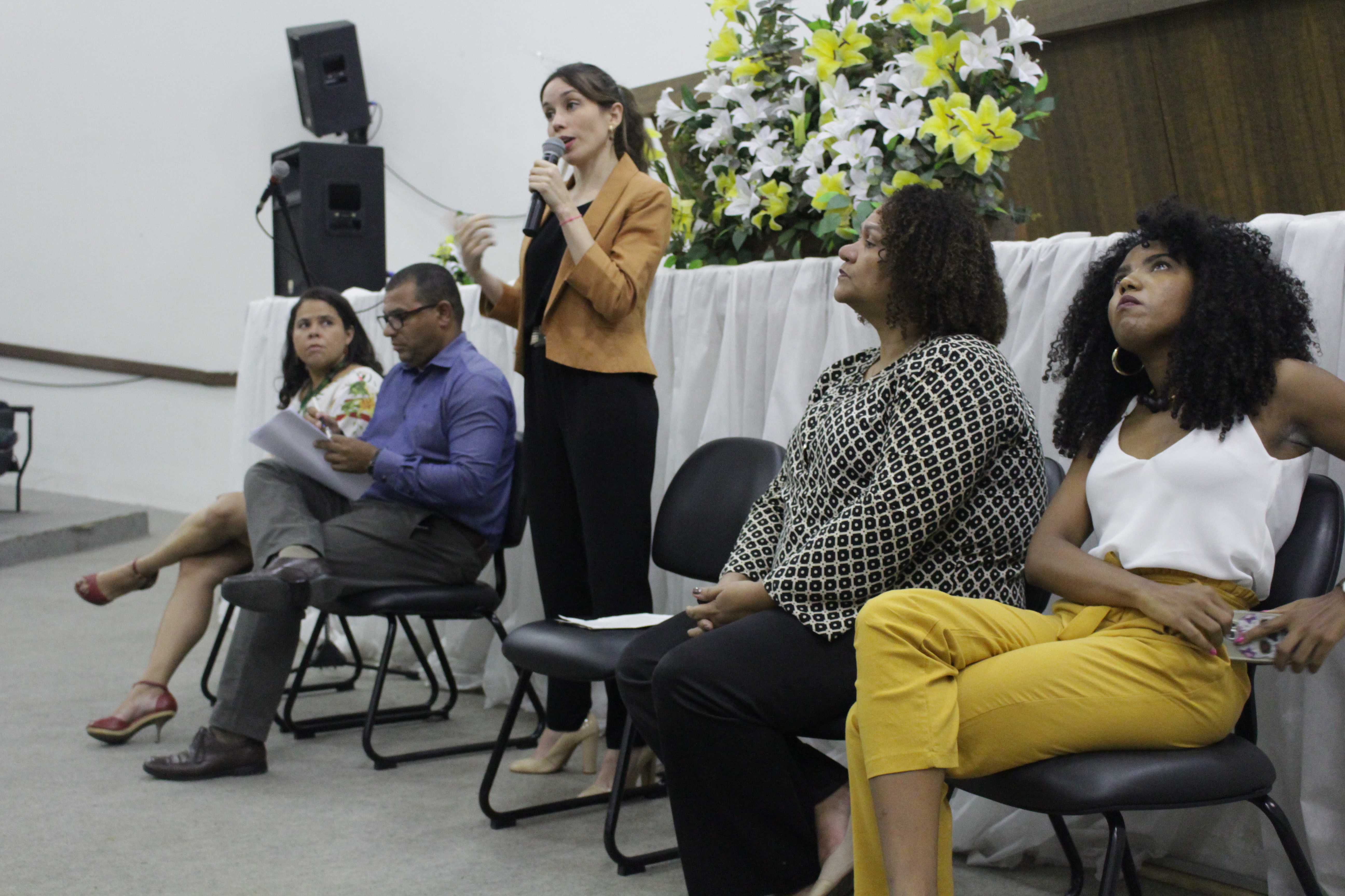 A Procuradora da República Martha Figueiredo explicou inicialmente como se dá uma audiência pública (Foto: César de Oliveira)