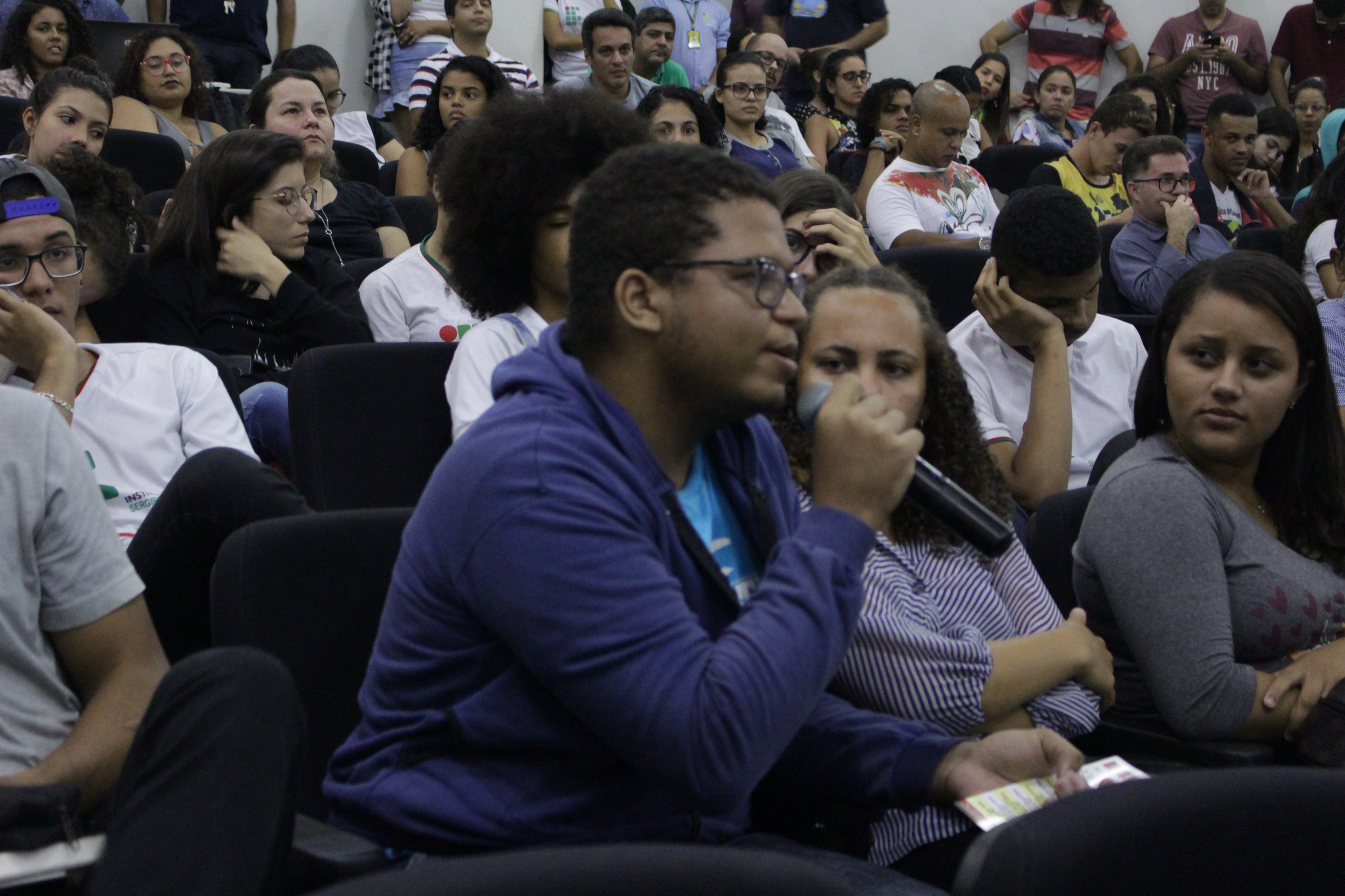 Gilvan Ferreira questionou à mesa sobre medidas socioeducativas para os assediadores (Foto: César de Oliveira)